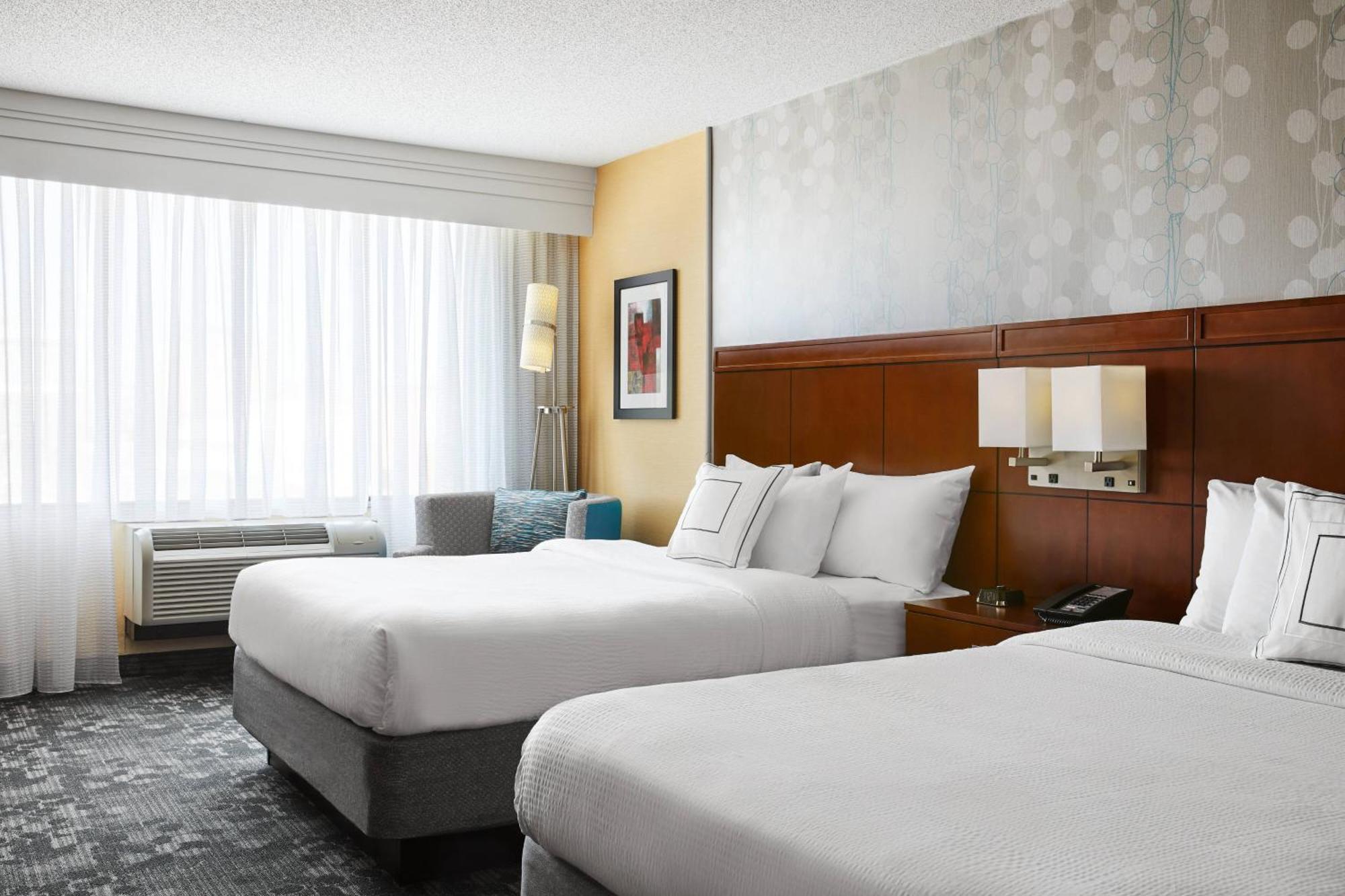 Готель Courtyard By Marriott Newark Downtown Екстер'єр фото