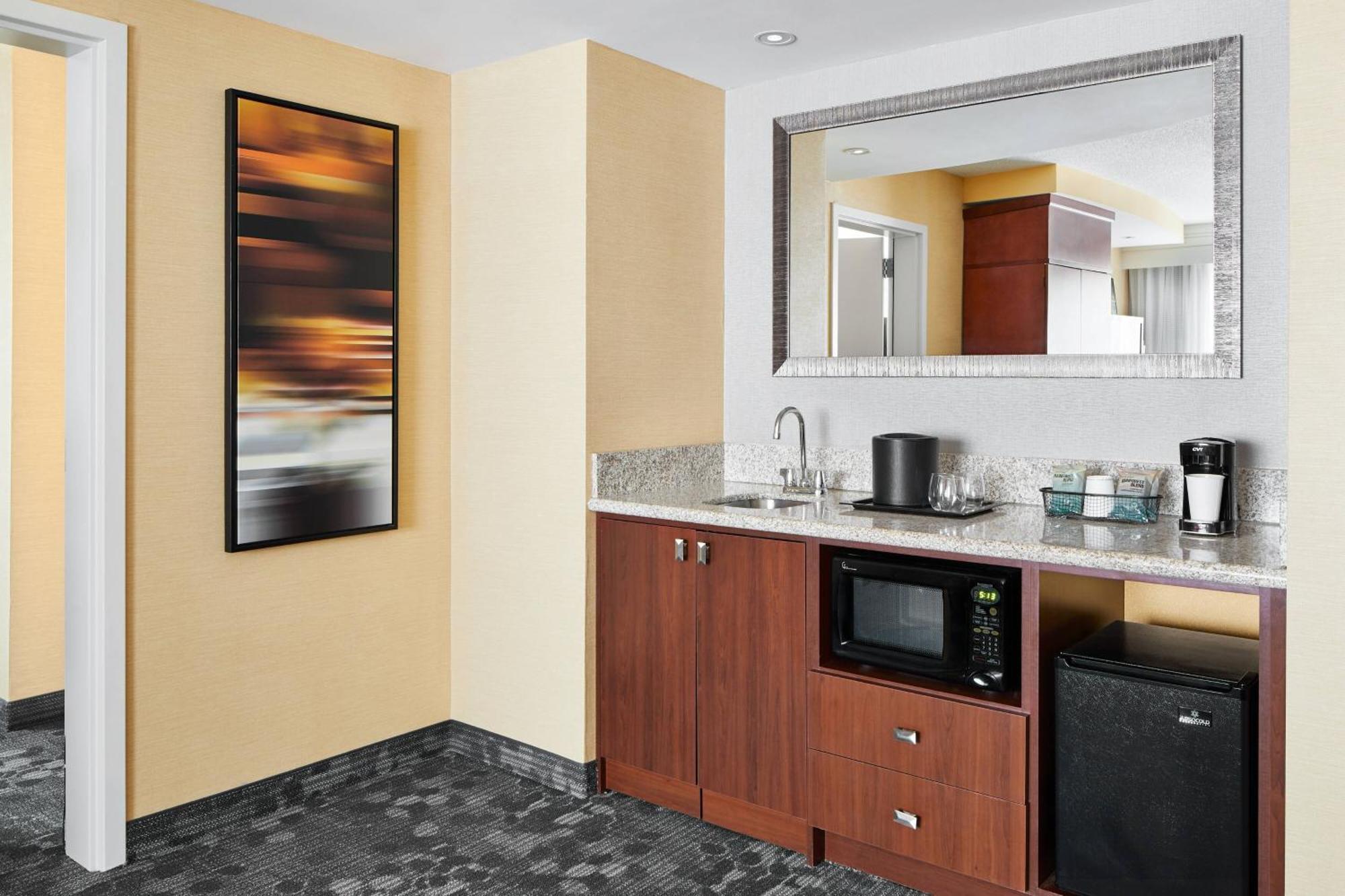 Готель Courtyard By Marriott Newark Downtown Екстер'єр фото