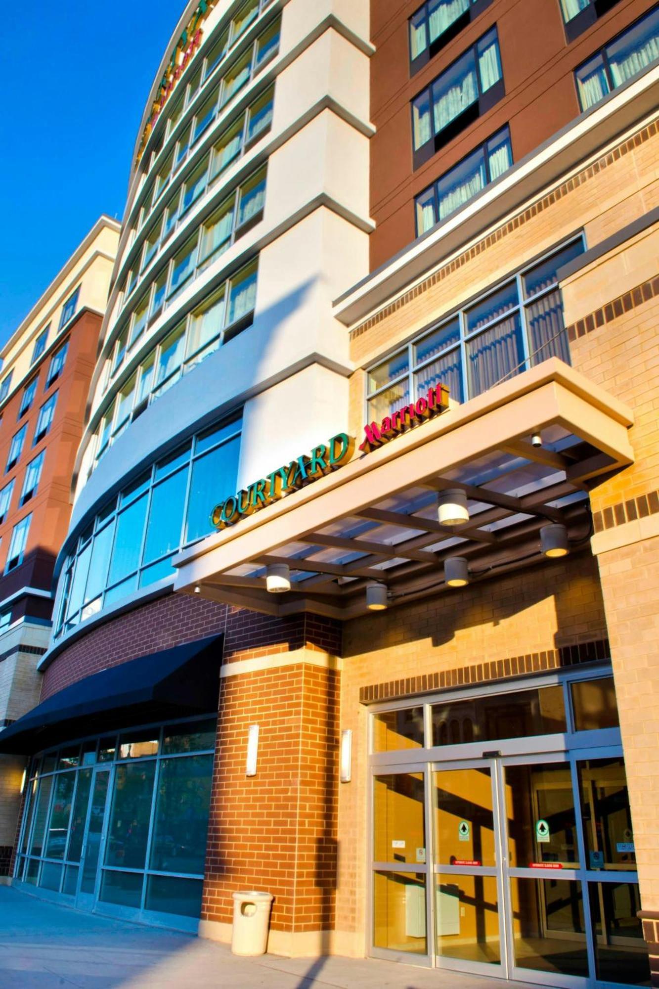 Готель Courtyard By Marriott Newark Downtown Екстер'єр фото